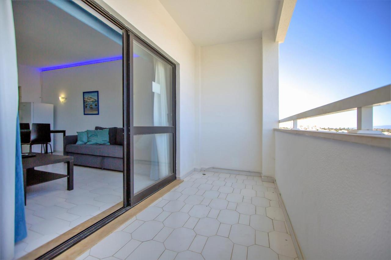 Sea View Apartment - 3 Swimming Pool & Fitness Albufeira Bagian luar foto