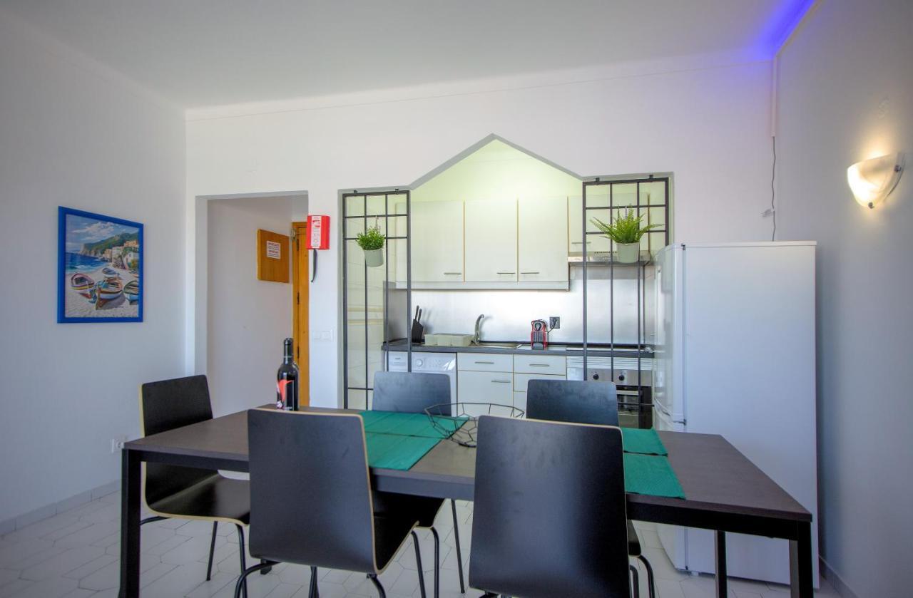 Sea View Apartment - 3 Swimming Pool & Fitness Albufeira Bagian luar foto