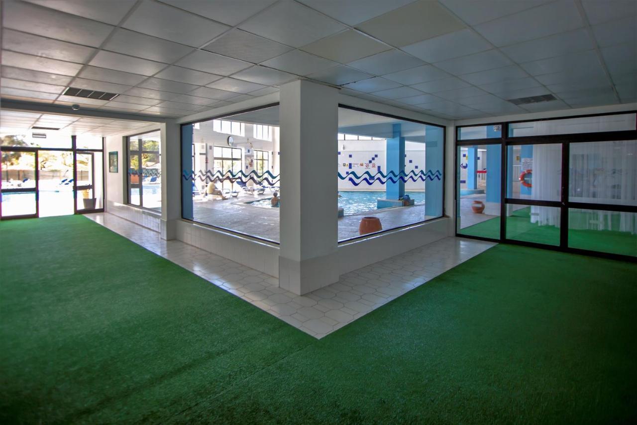 Sea View Apartment - 3 Swimming Pool & Fitness Albufeira Bagian luar foto